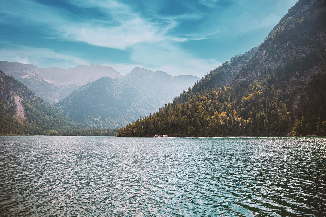 Explore the Great Outdoors: A Guide to Outdoor and Travel Products Explore the Great Outdoors: A Guide to Outdoor and Travel Products